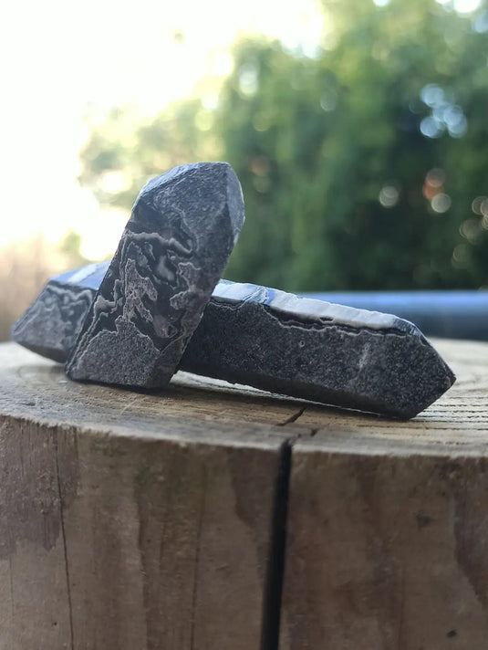 Quartz noir de Mongolie pointe brute Grade A++++ ’RARE’ Quartz noir de Mongolie