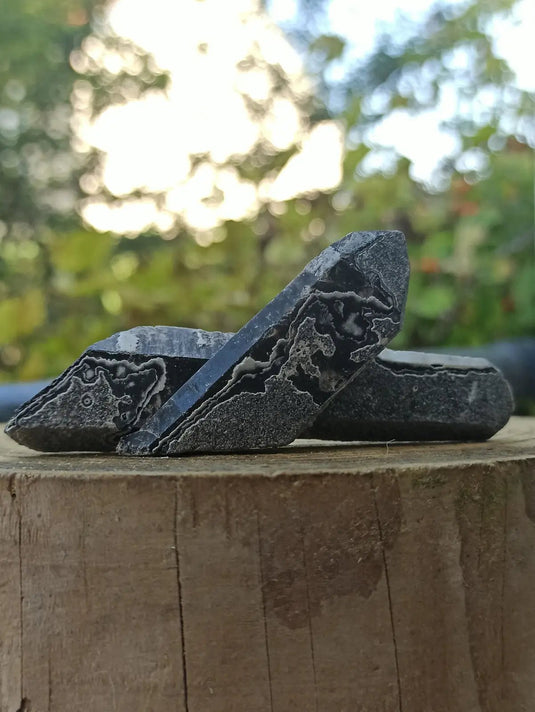 Quartz noir de Mongolie pointe brute Grade A++++ ’RARE’ Quartz noir de Mongolie