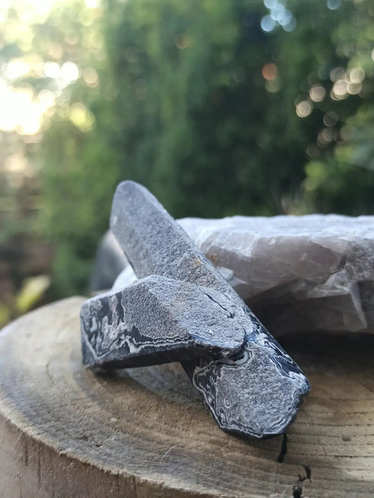 Quartz noir de Mongolie pointe brute Grade A++++ ’RARE’ Quartz noir de Mongolie