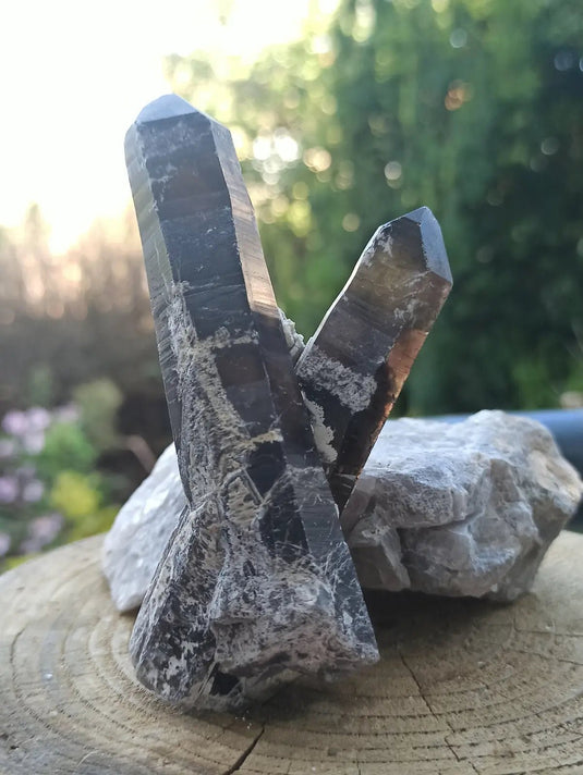 Quartz noir de Mongolie pointe brute Grade A++++ ’RARE’ Quartz noir de Mongolie