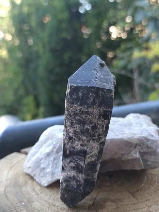 Quartz noir de Mongolie pointe brute Grade A++++ ’RARE’ Quartz noir de Mongolie