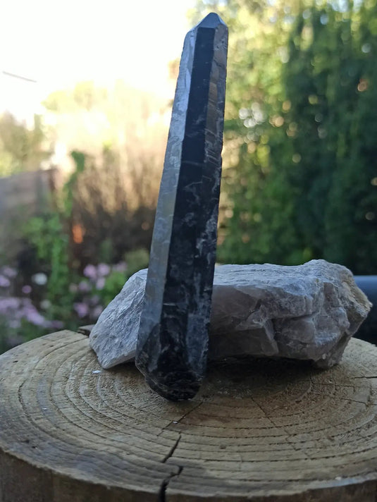 Quartz noir de Mongolie pointe brute Grade A++++ ’RARE’ Quartz noir de Mongolie