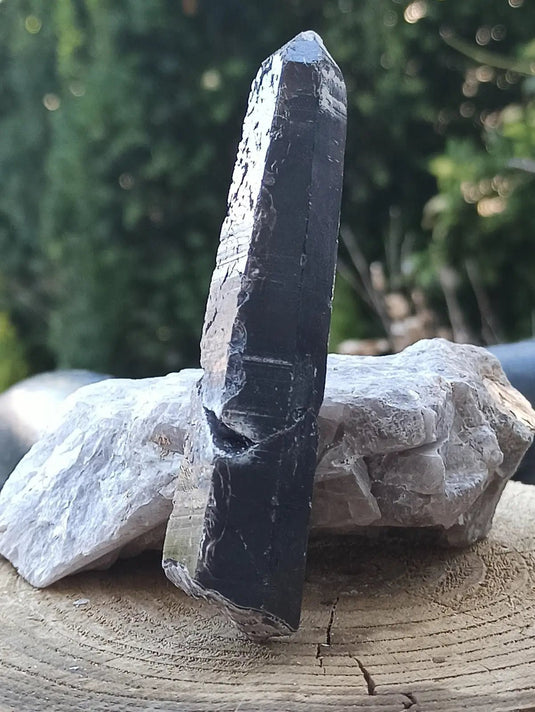 Quartz noir de Mongolie pointe brute Grade A++++ ’RARE’ Quartz noir de Mongolie