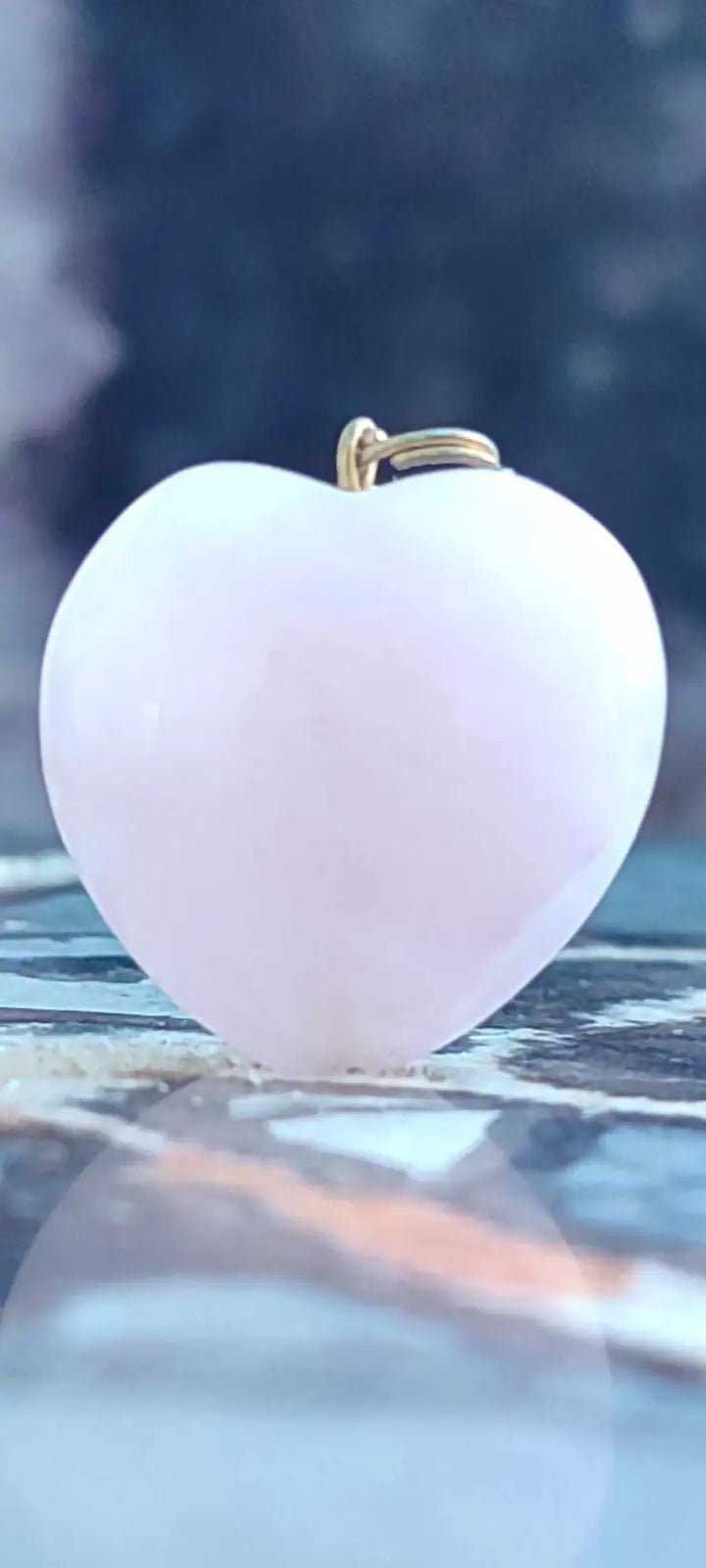 Chargez l&#39;image dans la visionneuse de la galerie, Quartz rose du Brésil pendentif coeur Grade A++++ (fourni avec cordon) Quartz rose pendentif
