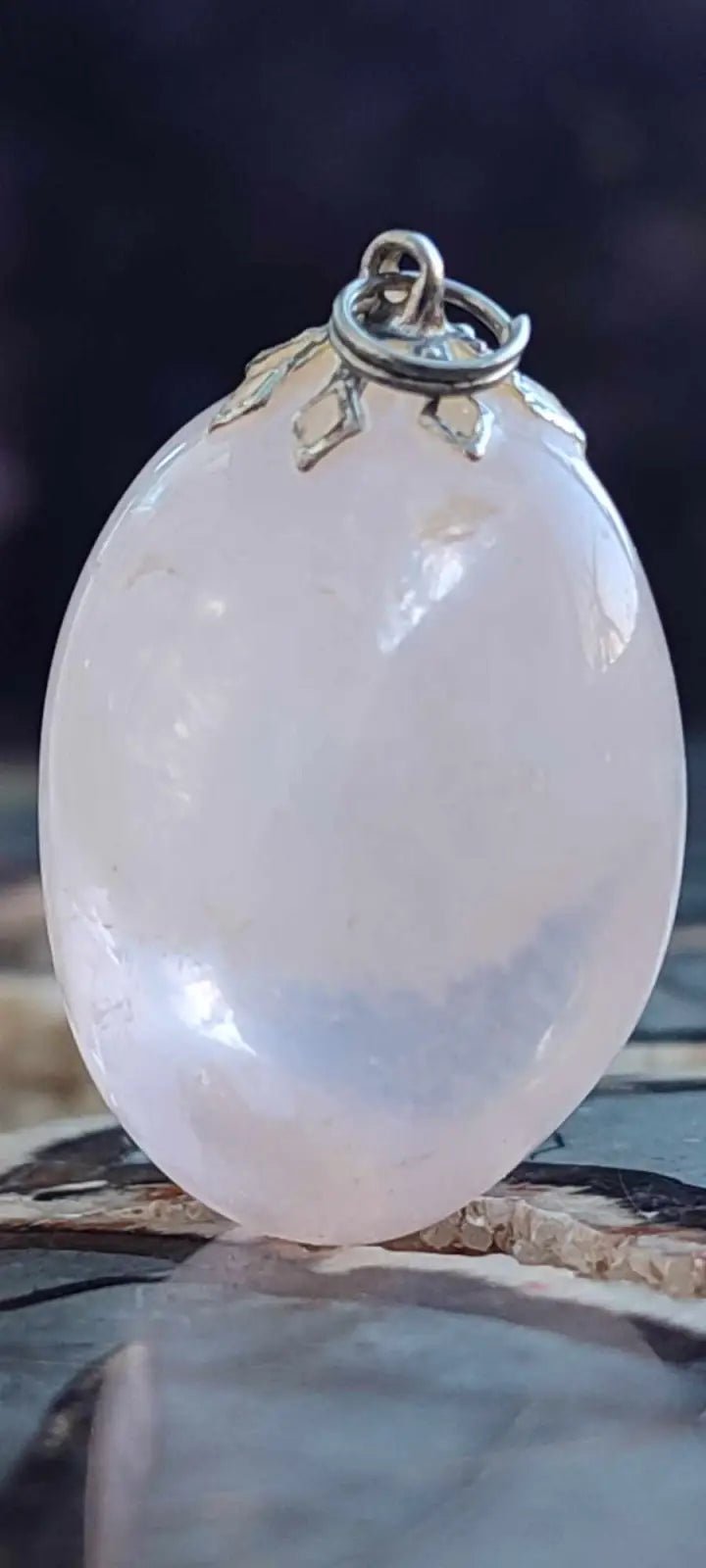 Chargez l&#39;image dans la visionneuse de la galerie, Quartz rose du Brésil pendentif grade A++++ (fourni avec cordon) Quartz rose pendentif
