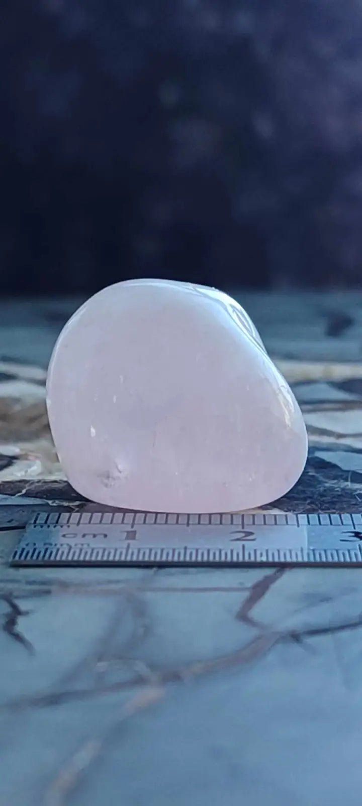 Chargez l&#39;image dans la visionneuse de la galerie, Quartz rose du Brésil pierre roulée Grade A++++ quartz rose pierre roulée
