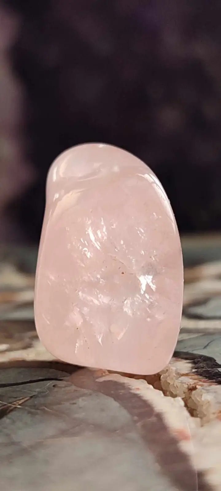 Chargez l&#39;image dans la visionneuse de la galerie, Quartz rose du Brésil pierre roulée Grade A++++ quartz rose pierre roulée
