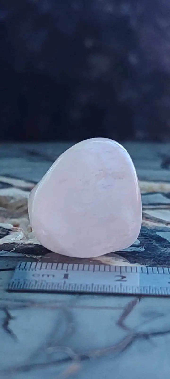 Chargez l&#39;image dans la visionneuse de la galerie, Quartz rose du Brésil pierre roulée Grade A++++ quartz rose pierre roulée
