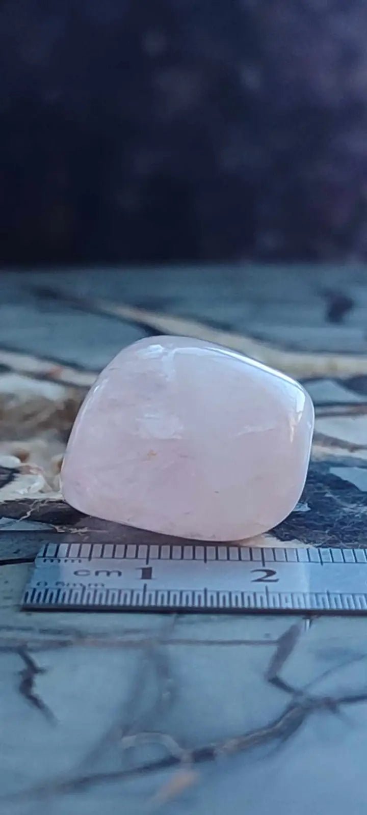 Chargez l&#39;image dans la visionneuse de la galerie, Quartz rose du Brésil pierre roulée Grade A++++ quartz rose pierre roulée
