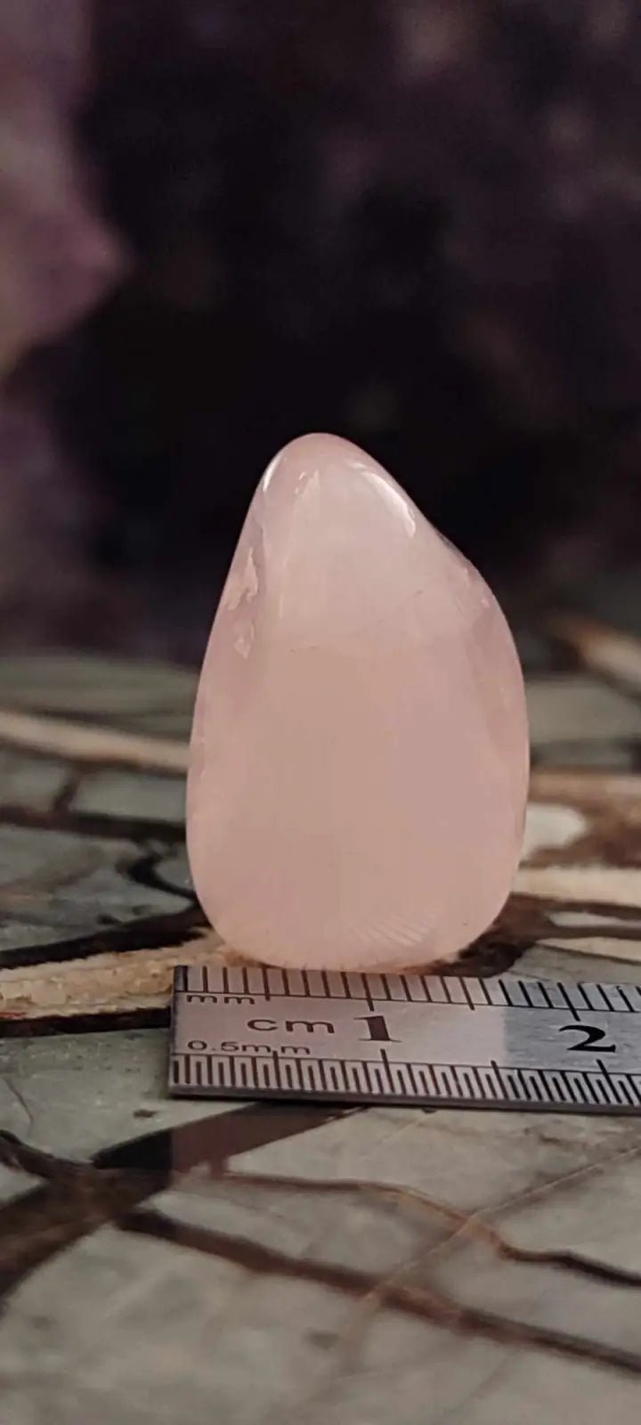 Chargez l&#39;image dans la visionneuse de la galerie, Quartz rose du Brésil pierre roulée Grade A++++ quartz rose pierre roulée
