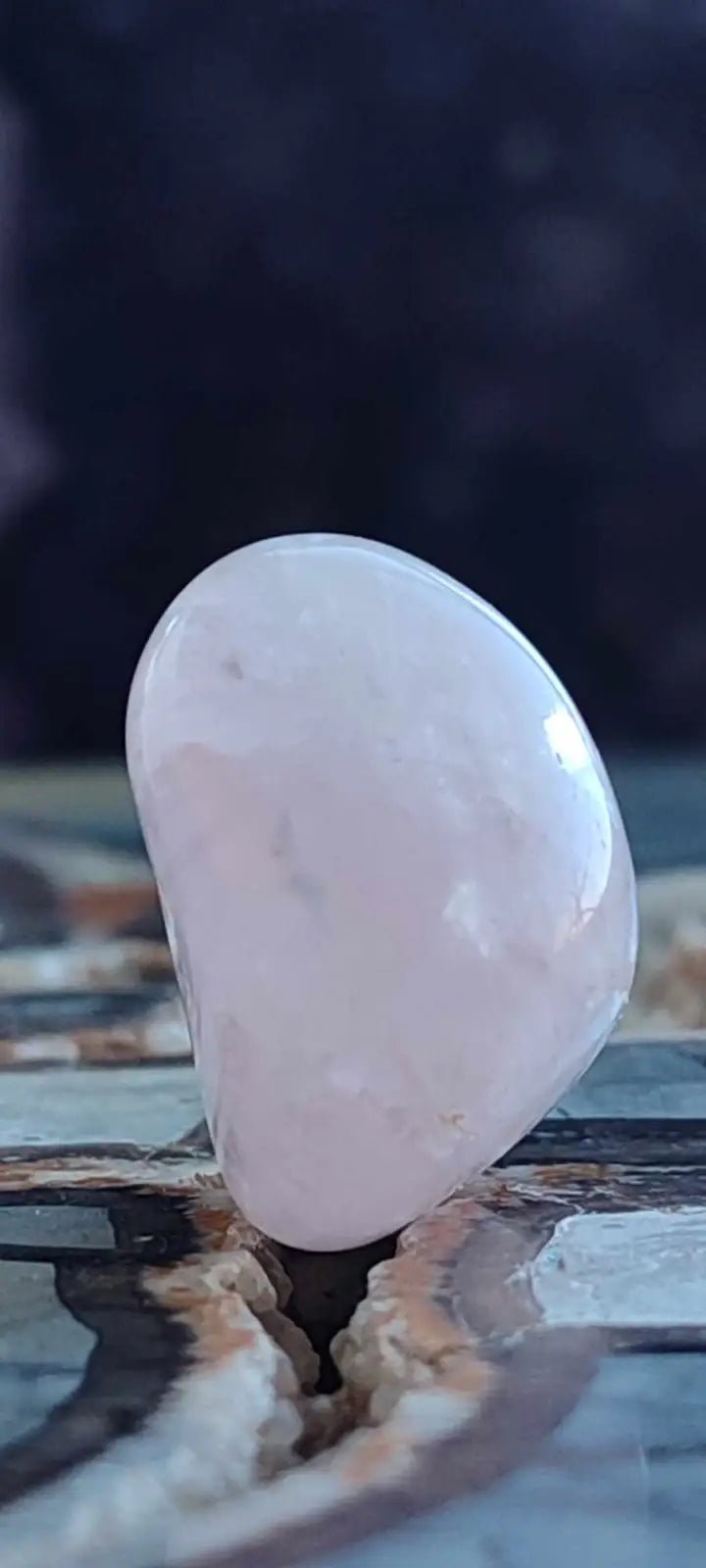 Chargez l&#39;image dans la visionneuse de la galerie, Quartz rose du Brésil pierre roulée Grade A++++ quartz rose pierre roulée
