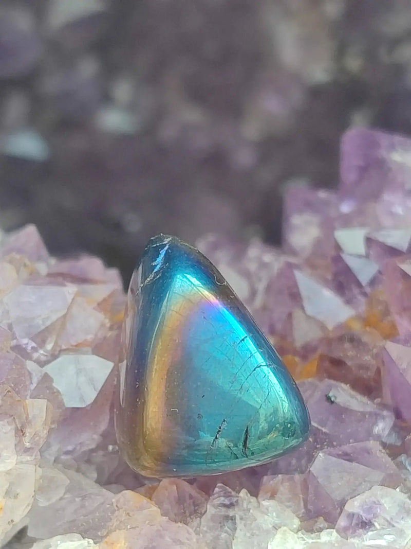 Load image into Gallery viewer, Quartz Titane Aura du Brésil - Pierre roulée - Cristal modifié - Grade Prémium Quartz Titane Aura pierre roulée
