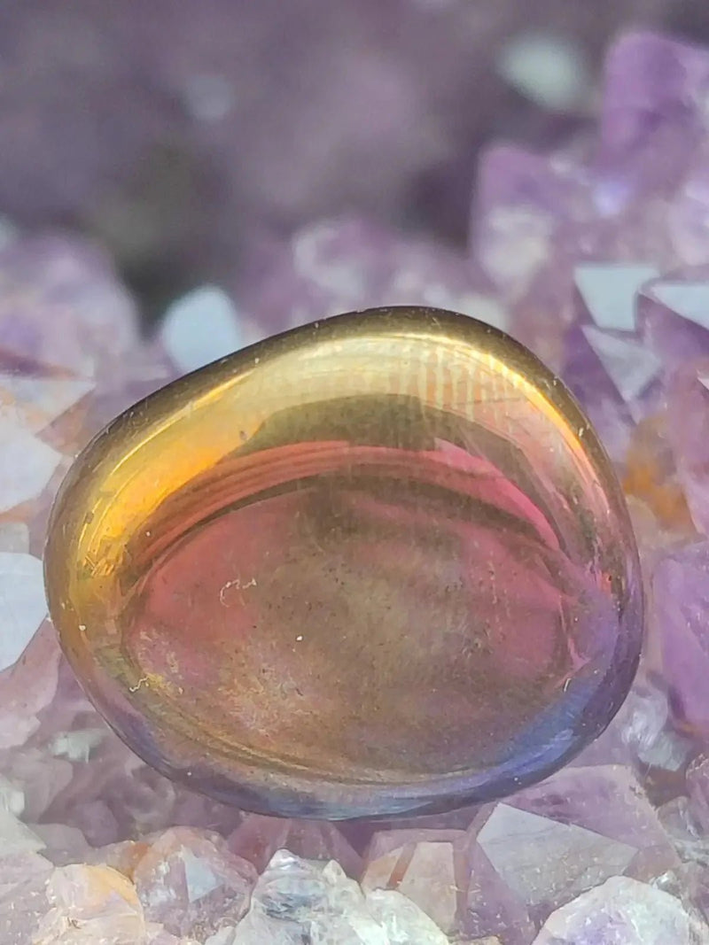 Load image into Gallery viewer, Quartz Titane Aura du Brésil - Pierre roulée - Cristal modifié - Grade Prémium Quartz Titane Aura pierre roulée
