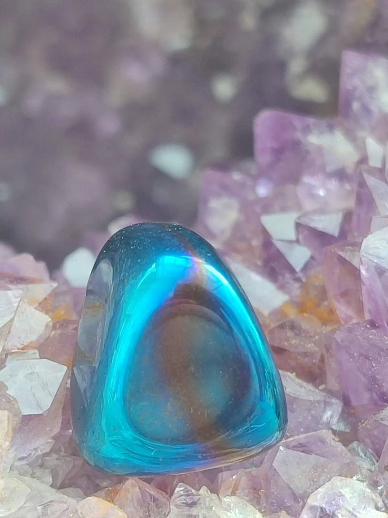 Load image into Gallery viewer, Quartz Titane Aura du Brésil - Pierre roulée - Cristal modifié - Grade Prémium Quartz Titane Aura pierre roulée
