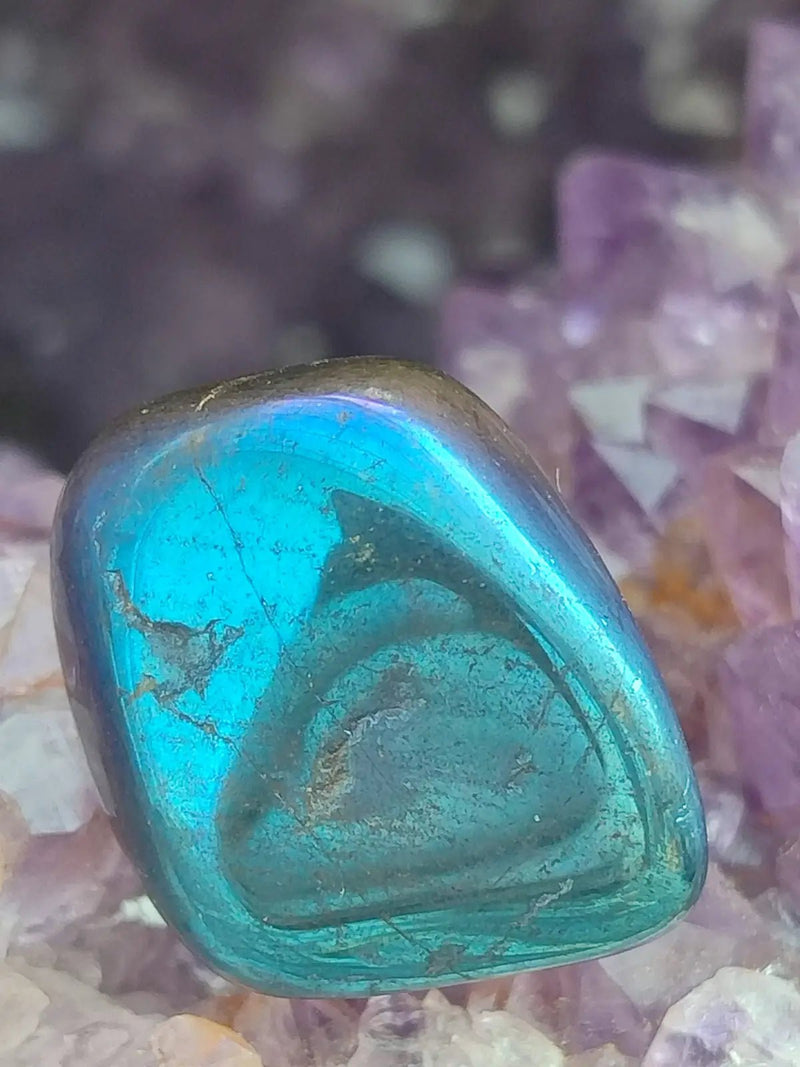 Load image into Gallery viewer, Quartz Titane Aura du Brésil - Pierre roulée - Cristal modifié - Grade Prémium Quartz Titane Aura pierre roulée
