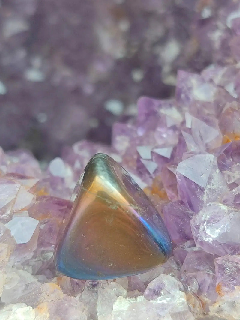 Load image into Gallery viewer, Quartz Titane Aura du Brésil - Pierre roulée - Cristal modifié - Grade Prémium Quartz Titane Aura pierre roulée
