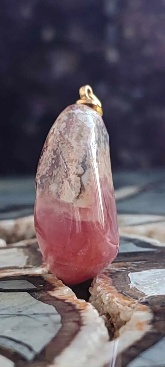 Rhodochroiste cristallisée du Pérou pendentif Grade ’Extra’ (fourni avec cordon) Rhodochrosite cristallisée du Pérou pendentif Grade ’Extra’