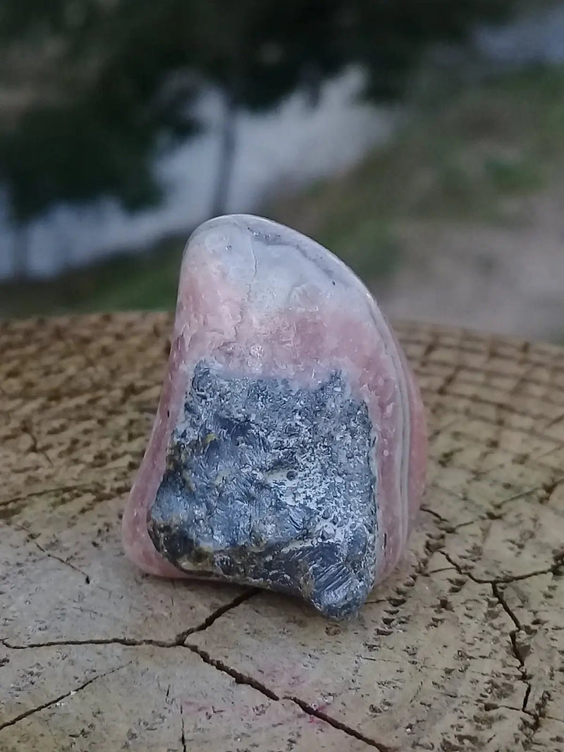 Load image into Gallery viewer, Rhodochrosite cristallisée du Mexique pierre roulée Grade A ++++ Rhodochrosite du Mexique cristallisée pierre roulée
