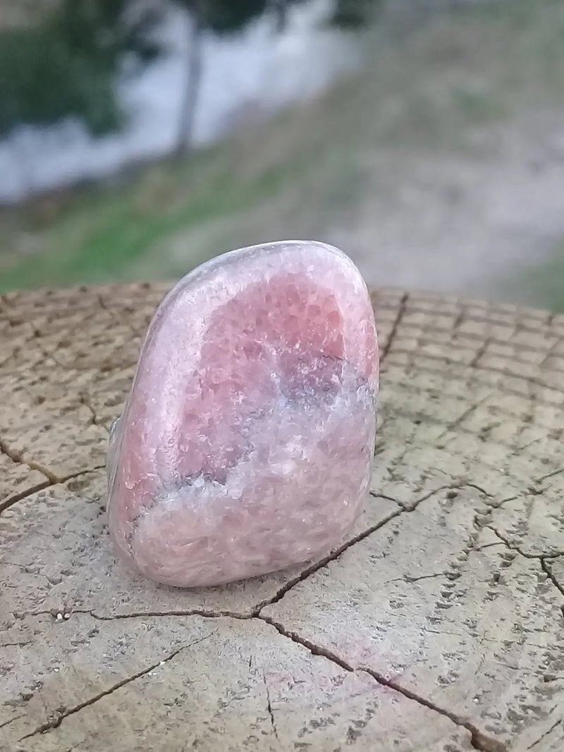 Load image into Gallery viewer, Rhodochrosite cristallisée du Mexique pierre roulée Grade A ++++ Rhodochrosite du Mexique cristallisée pierre roulée
