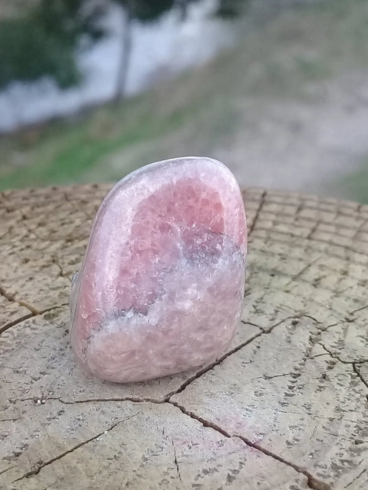 Rhodochrosite cristallisée du Mexique pierre roulée Grade A ++++ Rhodochrosite du Mexique cristallisée pierre roulée Dans la besace du p'tit Poucet...   