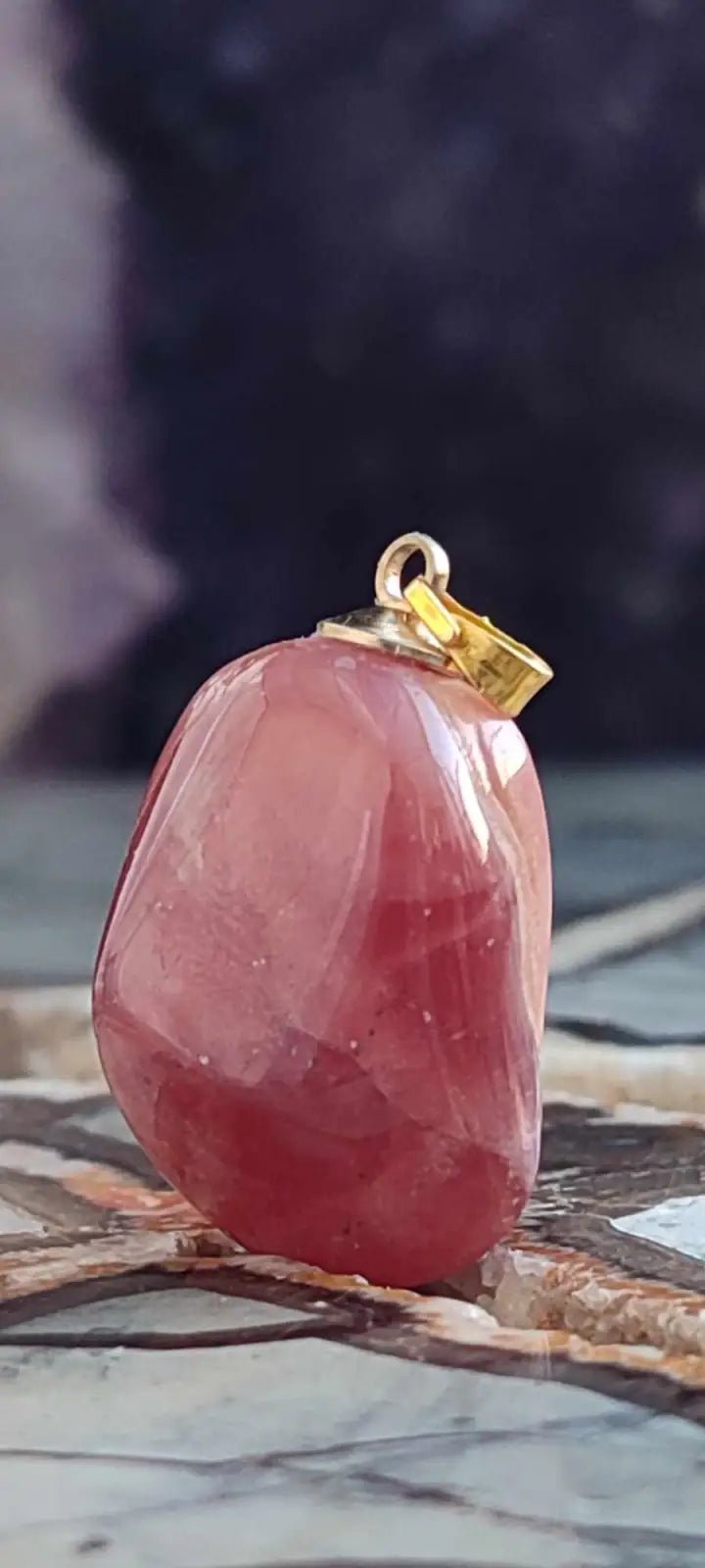 Chargez l&#39;image dans la visionneuse de la galerie, Rhodochrosite cristallisée du Pérou pendentif Grade ’Extra’ (fourni avec cordon) Rhodochrosite cristallisée du Pérou pendentif Grade ’Extra’
