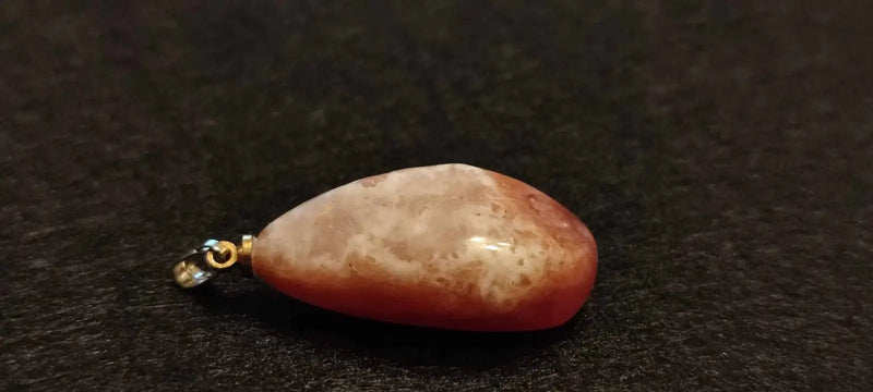 Chargez l&#39;image dans la visionneuse de la galerie, Rhodochrosite cristallisée du Pérou pendentif Grade ’Extra’ (fourni avec cordon) Rhodochrosite cristallisée du Pérou pendentif Grade ’Extra’
