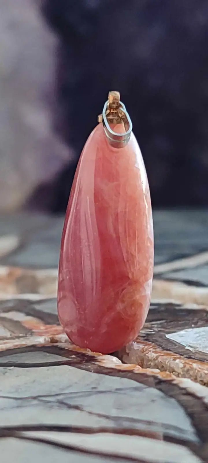 Chargez l&#39;image dans la visionneuse de la galerie, Rhodochrosite cristallisée du Pérou pendentif Grade ’Extra’ (fourni avec cordon) Rhodochrosite cristallisée du Pérou pendentif Grade ’Extra’
