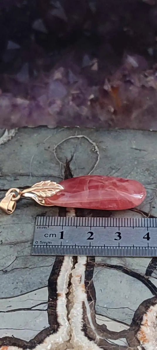 Rhodochrosite cristallisée du Pérou pendentif Grade ’Extra’ (fourni avec cordon) Rhodochrosite cristallisée du Pérou pendentif Grade ’Extra’