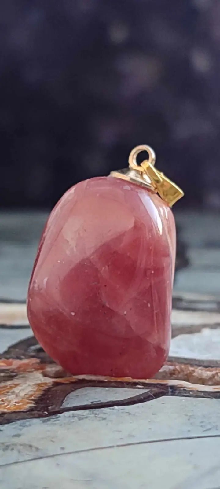Chargez l&#39;image dans la visionneuse de la galerie, Rhodochrosite cristallisée du Pérou pendentif Grade ’Extra’ (fourni avec cordon) Rhodochrosite cristallisée du Pérou pendentif Grade ’Extra’
