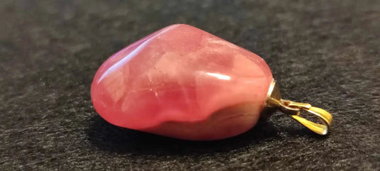 Rhodochrosite cristallisée du Pérou pendentif Grade ’Extra’ (fourni avec cordon) Rhodochrosite cristallisée du Pérou pendentif Grade ’Extra’