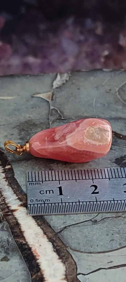 Rhodochrosite cristallisée du Pérou pendentif Grade ’Extra’ (fourni avec cordon) Rhodochrosite cristallisée du Pérou pendentif Grade ’Extra’
