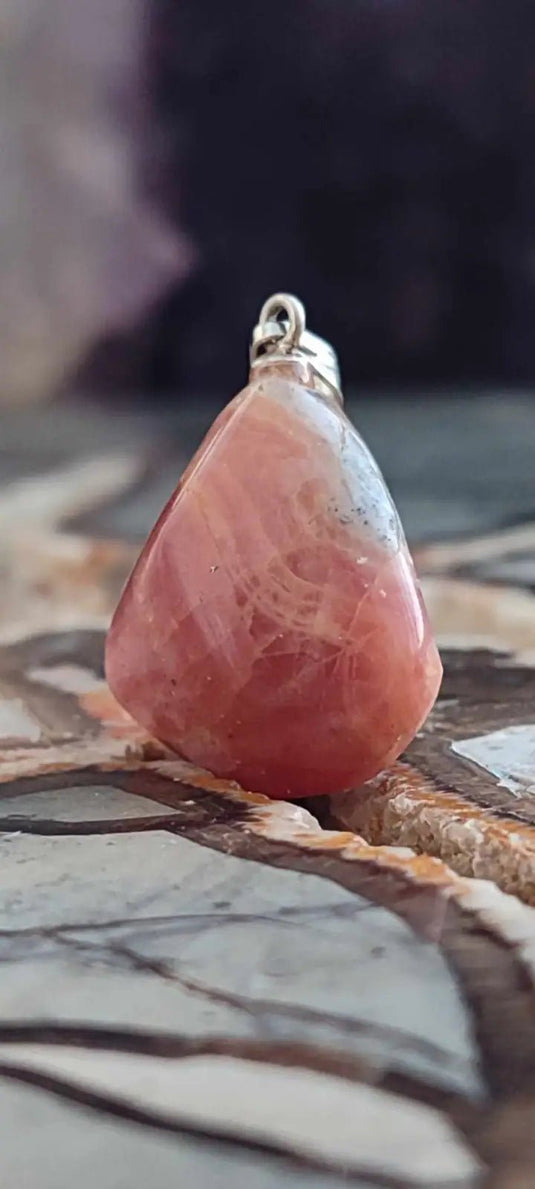 Rhodochrosite cristallisée du Pérou pendentif Grade ’Extra’ (fourni avec cordon) Rhodochrosite cristallisée du Pérou pendentif Grade ’Extra’
