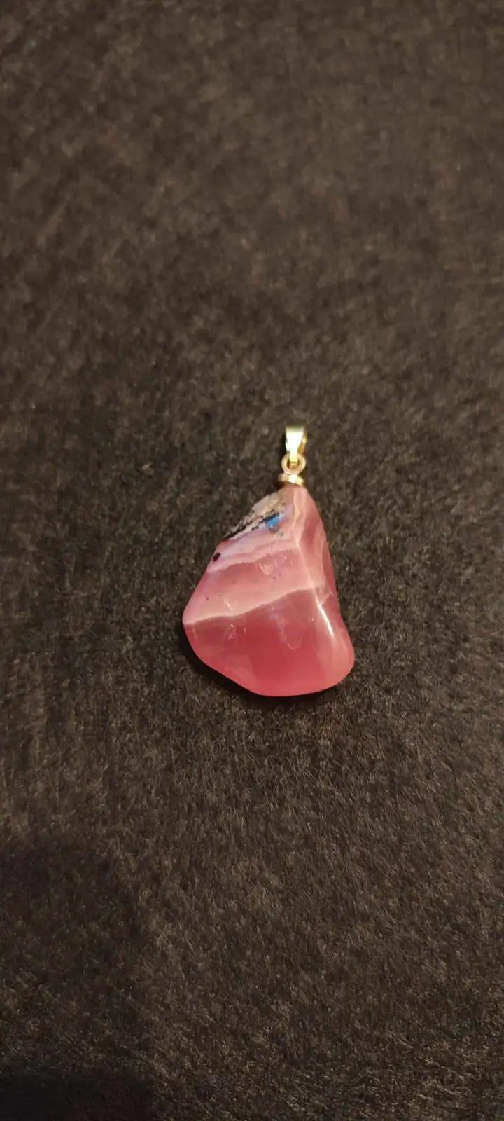Chargez l&#39;image dans la visionneuse de la galerie, Rhodochrosite cristallisée du Pérou pendentif Grade ’Extra’ (fourni avec cordon) Rhodochrosite cristallisée du Pérou pendentif Grade ’Extra’
