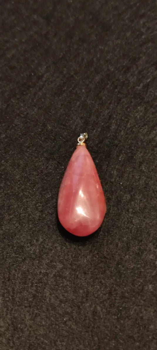 Rhodochrosite cristallisée du Pérou pendentif Grade ’Extra’ (fourni avec cordon) Rhodochrosite cristallisée du Pérou pendentif Grade ’Extra’