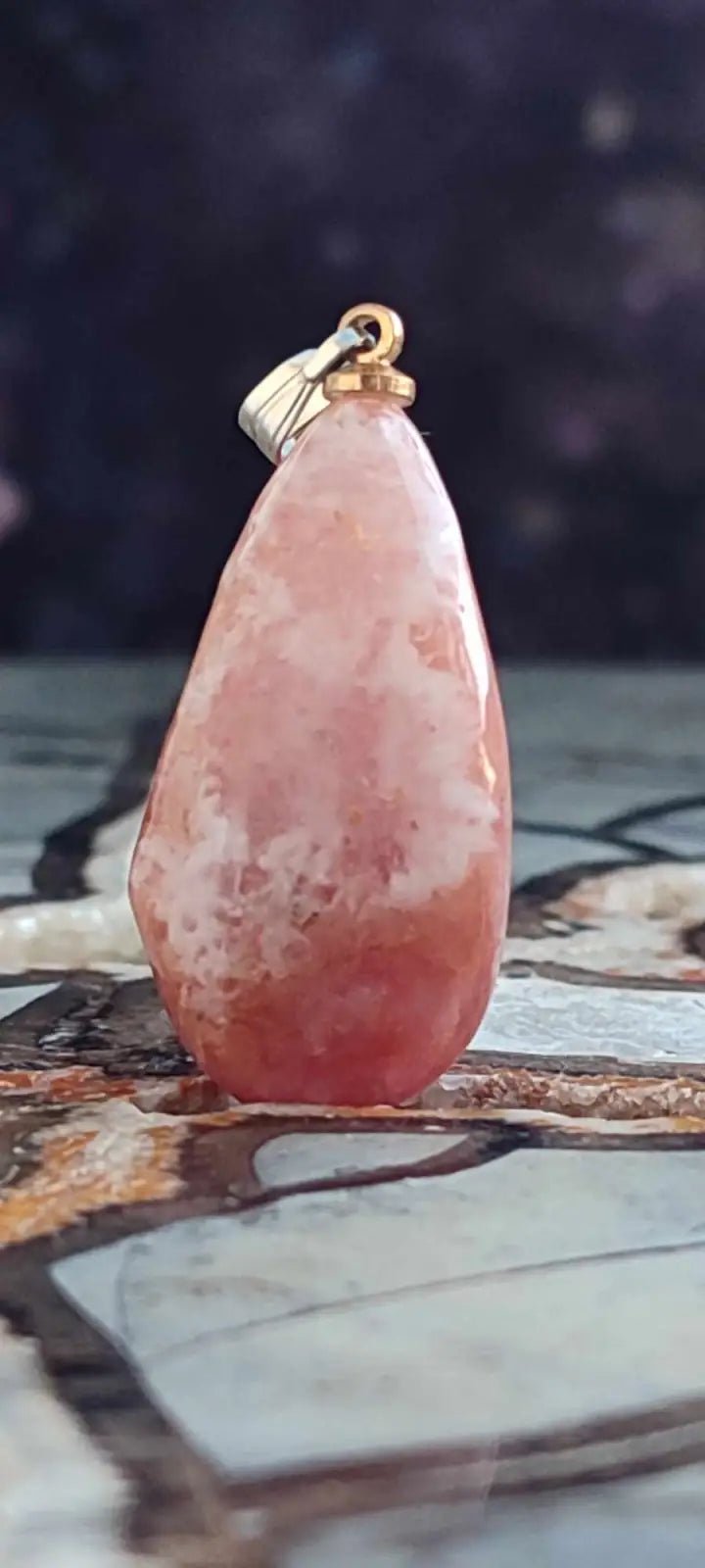 Chargez l&#39;image dans la visionneuse de la galerie, Rhodochrosite cristallisée du Pérou pendentif Grade ’Extra’ (fourni avec cordon) Rhodochrosite cristallisée du Pérou pendentif Grade ’Extra’
