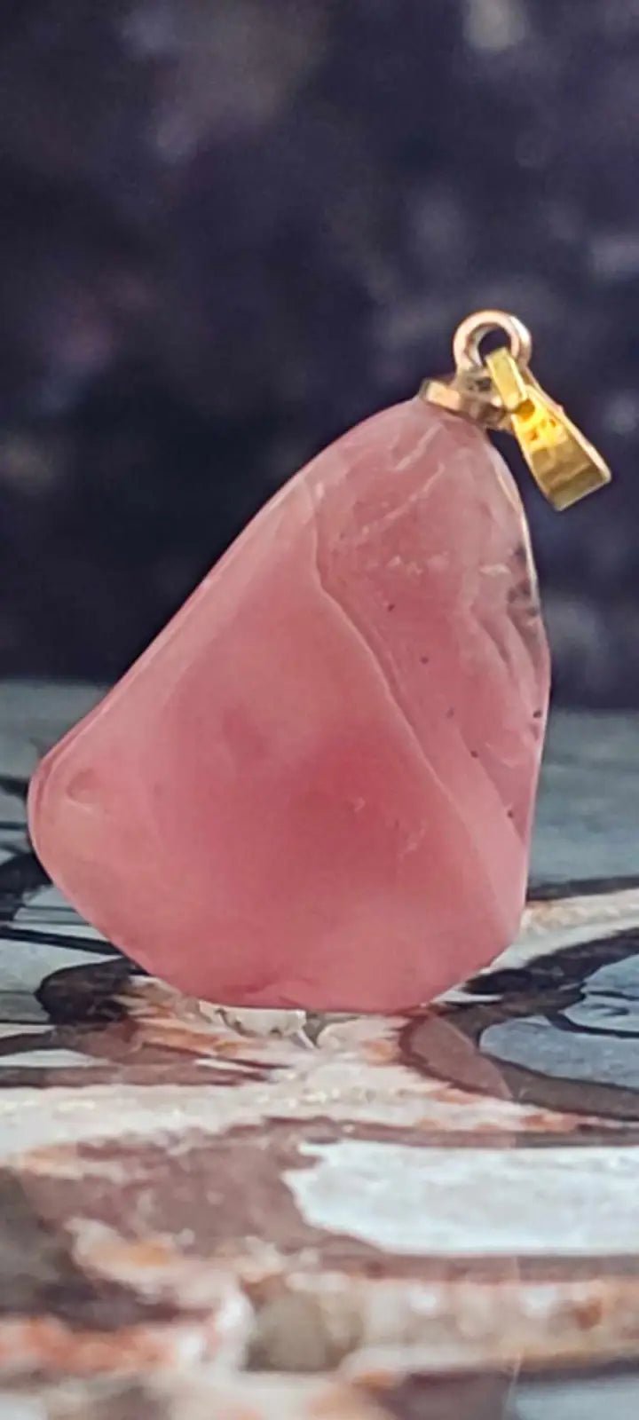 Chargez l&#39;image dans la visionneuse de la galerie, Rhodochrosite cristallisée du Pérou pendentif Grade ’Extra’ (fourni avec cordon) Rhodochrosite cristallisée du Pérou pendentif Grade ’Extra’
