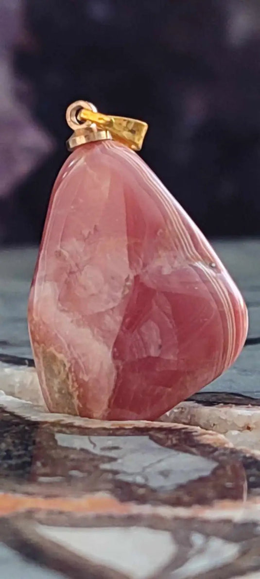 Rhodochrosite cristallisée du Pérou pendentif Grade ’Extra’ (fourni avec cordon) Rhodochrosite cristallisée du Pérou pendentif Grade ’Extra’