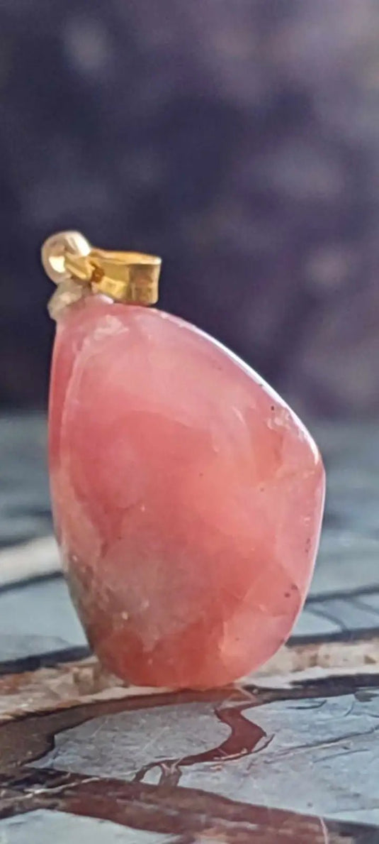 Rhodochrosite cristallisée du Pérou pendentif Grade ’Extra’ (fourni avec cordon) Rhodochrosite cristallisée du Pérou pendentif Grade ’Extra’