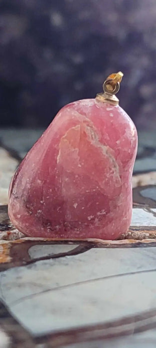 Rhodochrosite cristallisée du Pérou pendentif Grade ’Extra’ (fourni avec cordon)