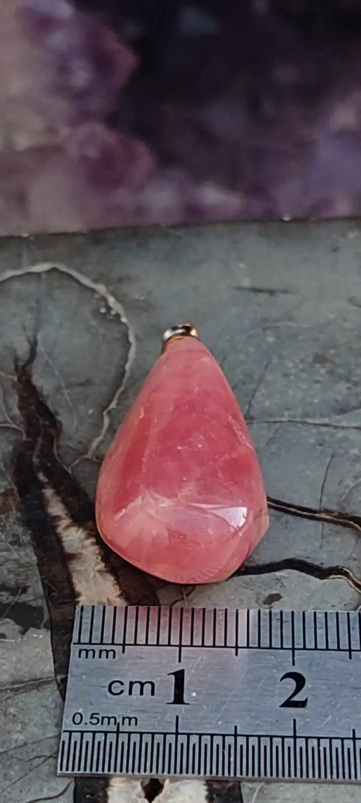 Chargez l&#39;image dans la visionneuse de la galerie, Rhodochrosite cristallisée du Pérou pendentif Grade ’Extra’ (fourni avec cordon) Rhodochrosite cristallisée du Pérou pendentif Grade ’Extra’
