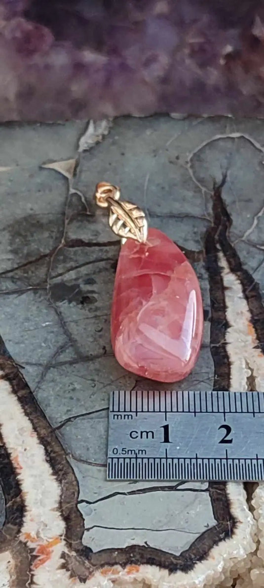 Rhodochrosite cristallisée du Pérou pendentif Grade ’Extra’ (fourni avec cordon) Rhodochrosite cristallisée du Pérou pendentif Grade ’Extra’