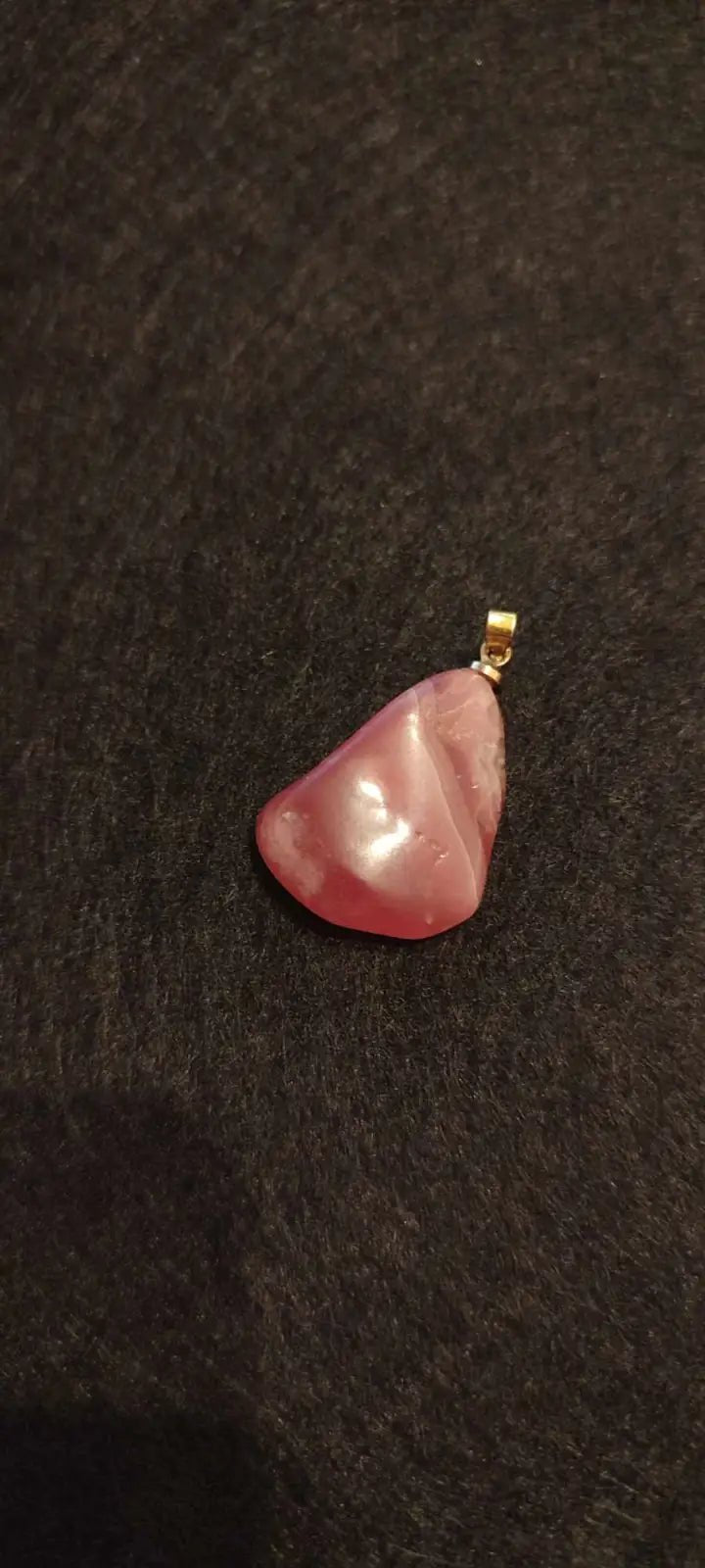 Chargez l&#39;image dans la visionneuse de la galerie, Rhodochrosite cristallisée du Pérou pendentif Grade ’Extra’ (fourni avec cordon) Rhodochrosite cristallisée du Pérou pendentif Grade ’Extra’
