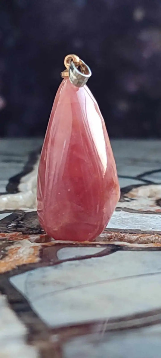 Rhodochrosite cristallisée du Pérou pendentif Grade ’Extra’ (fourni avec cordon) Rhodochrosite cristallisée du Pérou pendentif Grade ’Extra’