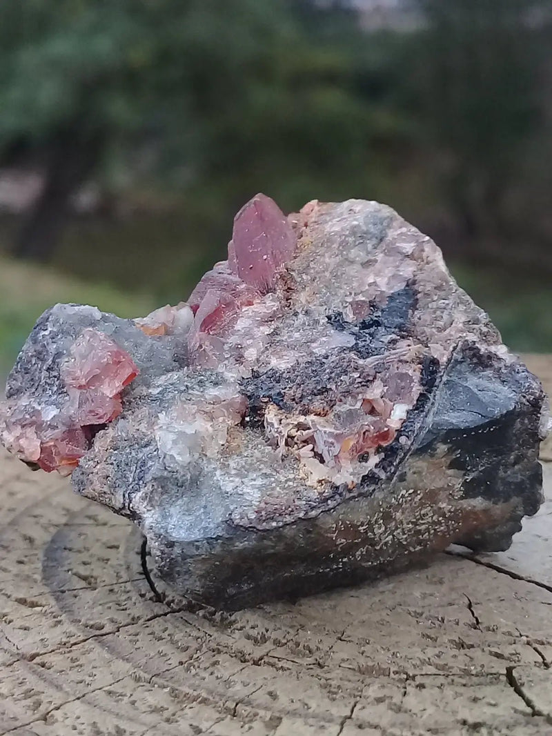 Load image into Gallery viewer, Rhodochrosite cristallisée du Pérou pierre brute Grade A ++++ Rhodochrosite cristallisée du Pérou

