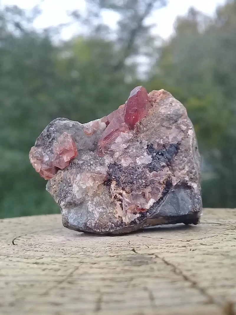 Load image into Gallery viewer, Rhodochrosite cristallisée du Pérou pierre brute Grade A ++++ Rhodochrosite cristallisée du Pérou

