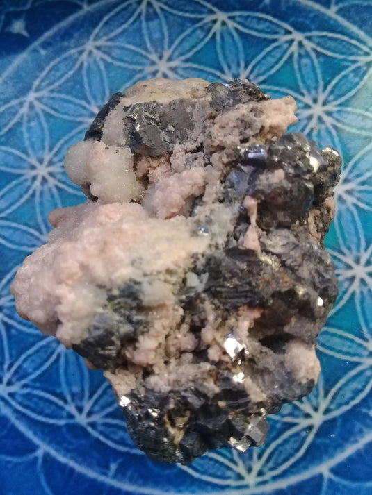 Rhodochrosite cristallisée et Galène brute Grade A ++++ pièce de Collection Rhodochrosite cristallisée Galène brute Dans la besace du p'tit Poucet...   
