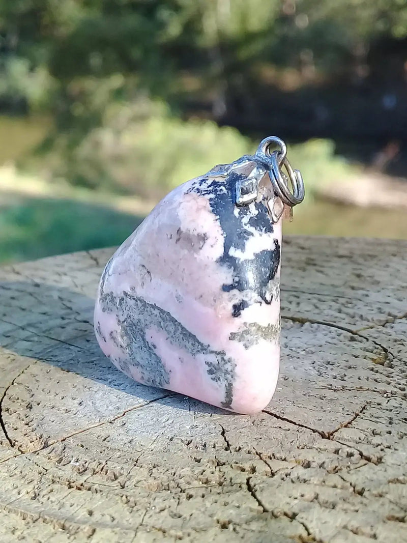Load image into Gallery viewer, Rhodochrosite d’Argentine Grade A ++++ pendentif Rhodochrosite d’Argentine pendentif
