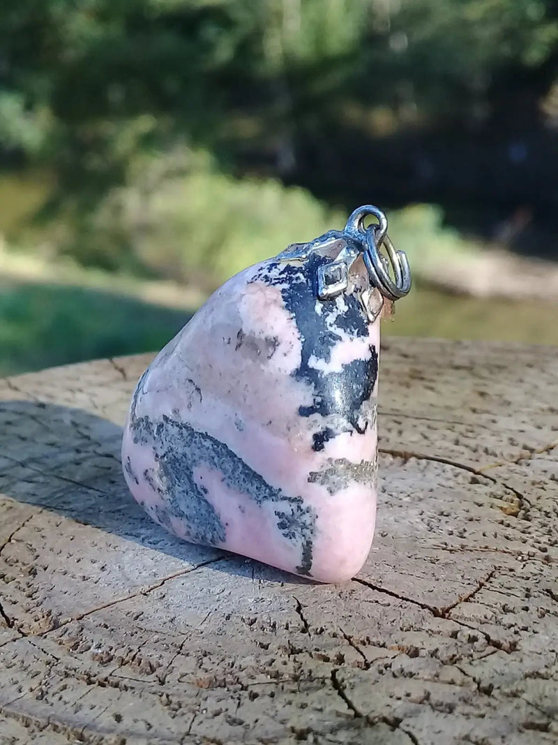 Load image into Gallery viewer, Rhodochrosite d’Argentine Grade A ++++ pendentif Rhodochrosite d’Argentine pendentif
