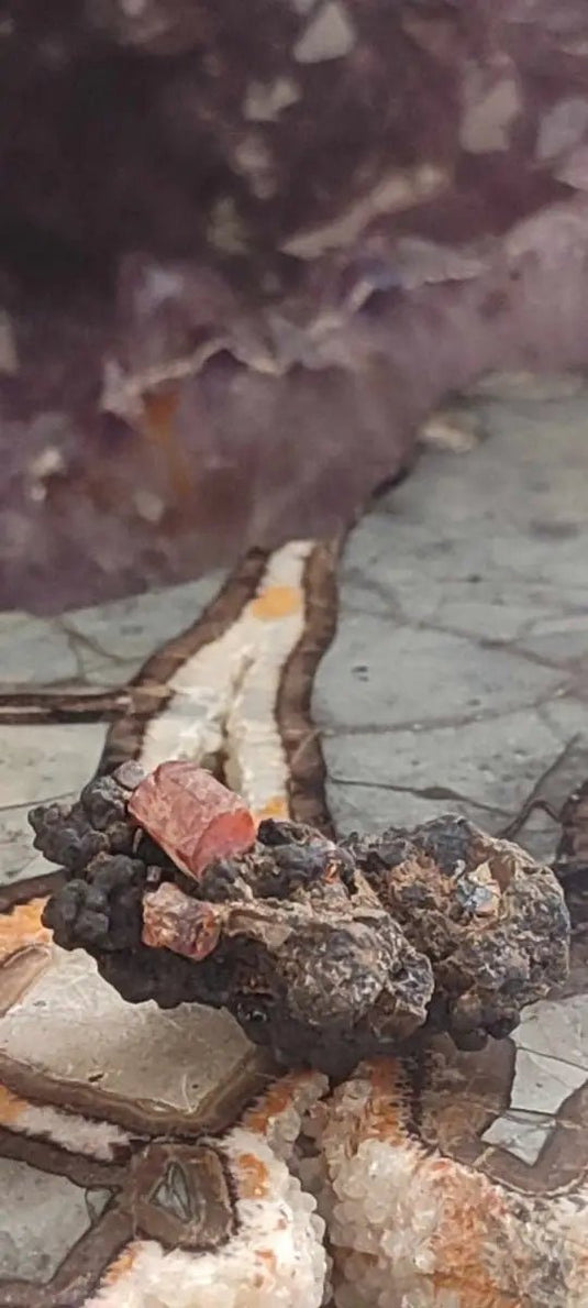 Rhodonite cristallisée du Pérou Grade A ++++ Rhodonite cristallisée du Pérou