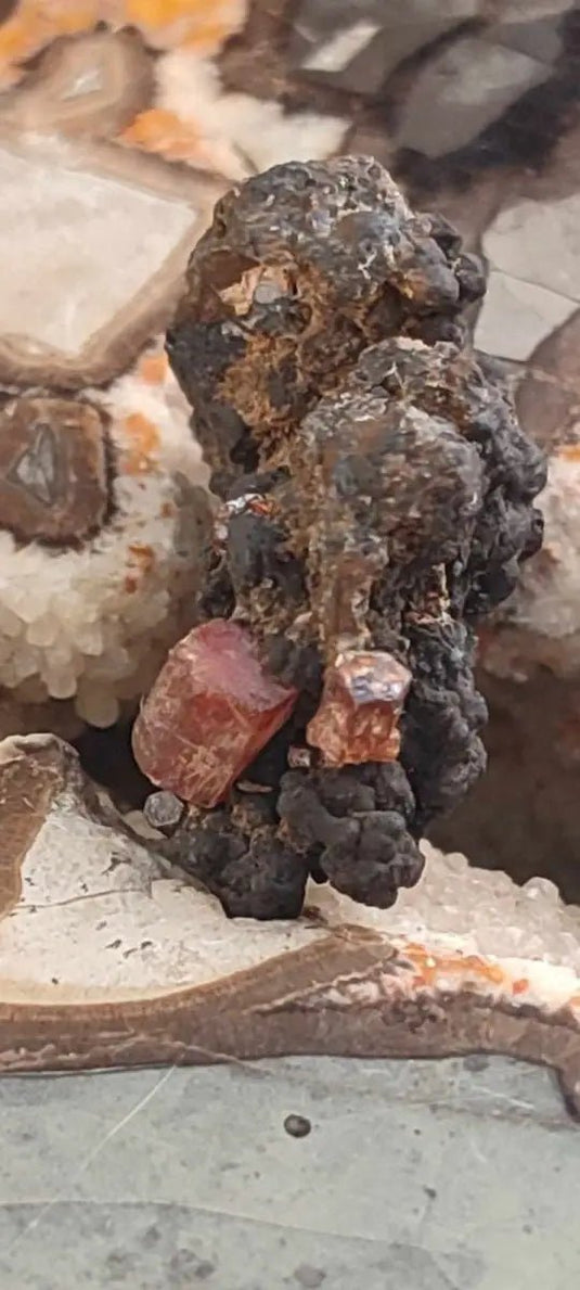 Rhodonite cristallisée du Pérou Grade A ++++ Rhodonite cristallisée du Pérou